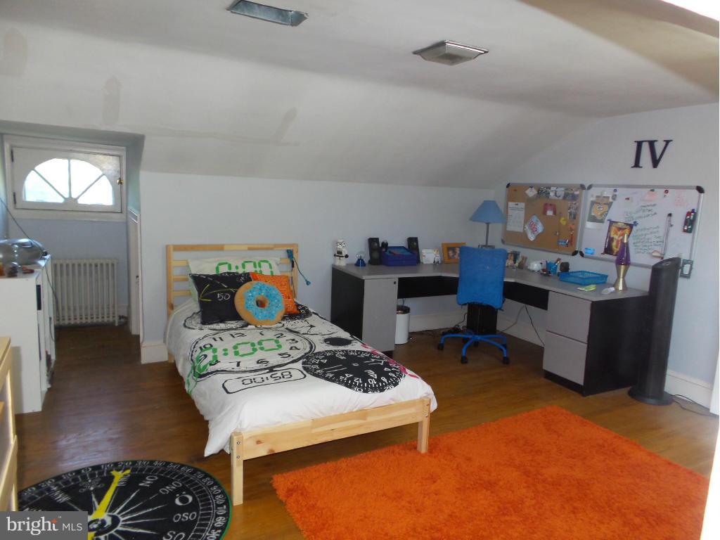 611 Edwards Ferry Road Northeast Leesburg, VA 20176 - Photo 20 of 30 Bedroom