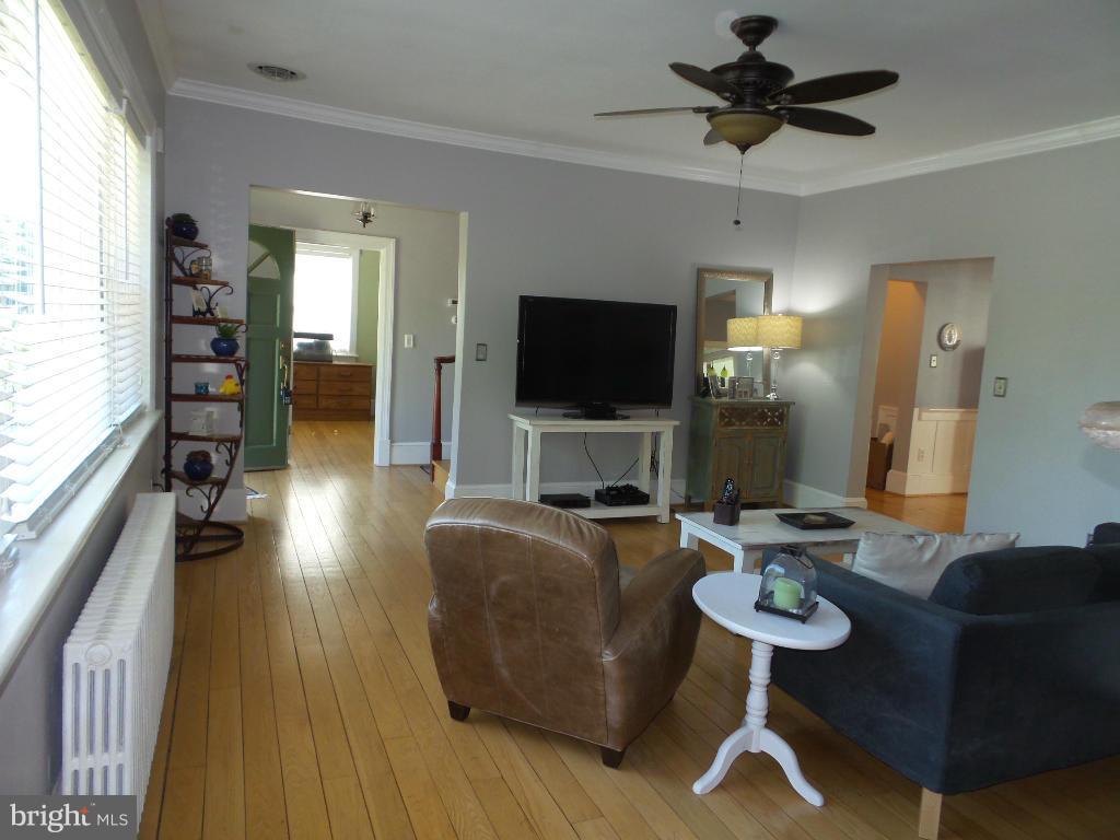 611 Edwards Ferry Road Northeast Leesburg, VA 20176 - Photo 5 of 30 Family Room