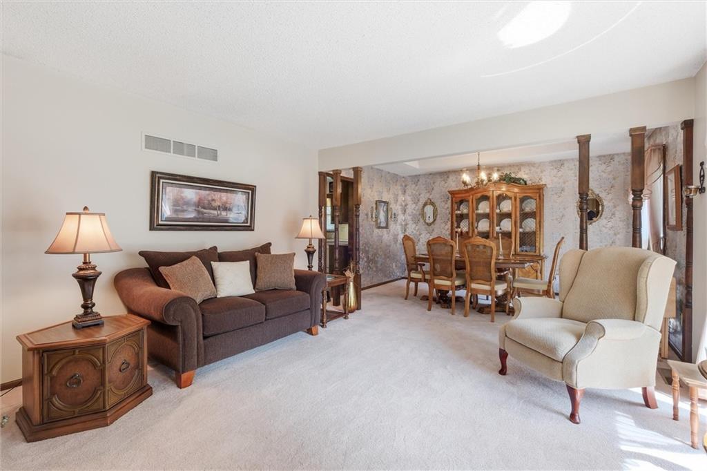 2728 Queen Ridge Drive Independence, MO 64055 - Photo 6 of 36