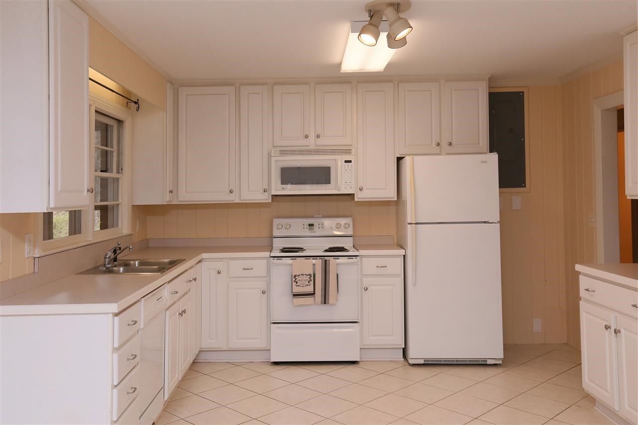 865 Barber Road Southern Pines, NC 28387 - Photo 9 of 24 Kitchen can accommodate all the cooks!