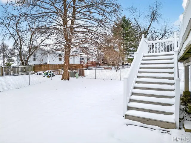 $322,000 | 201 Westminster Drive, St. Peters, MO 63376