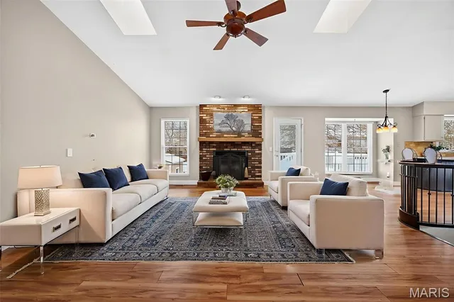 $322,000 | 201 Westminster Drive, St. Peters, MO 63376