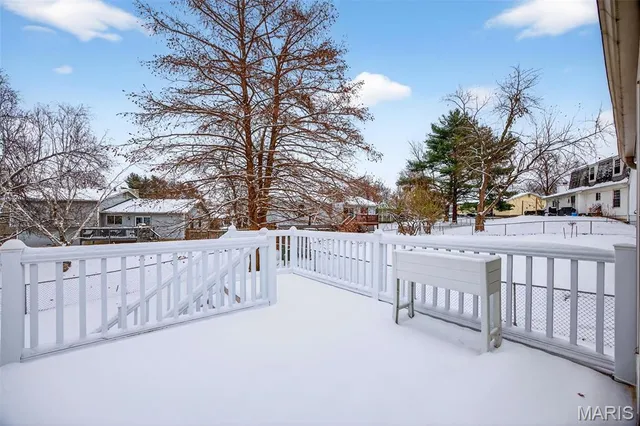 $322,000 | 201 Westminster Drive, St. Peters, MO 63376