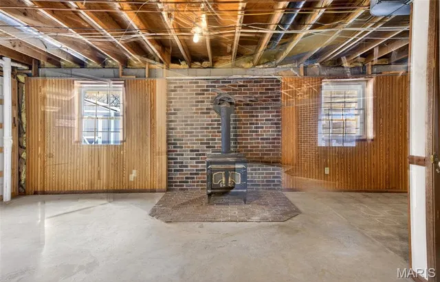 $322,000 | 201 Westminster Drive, St. Peters, MO 63376