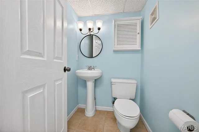 $322,000 | 201 Westminster Drive, St. Peters, MO 63376