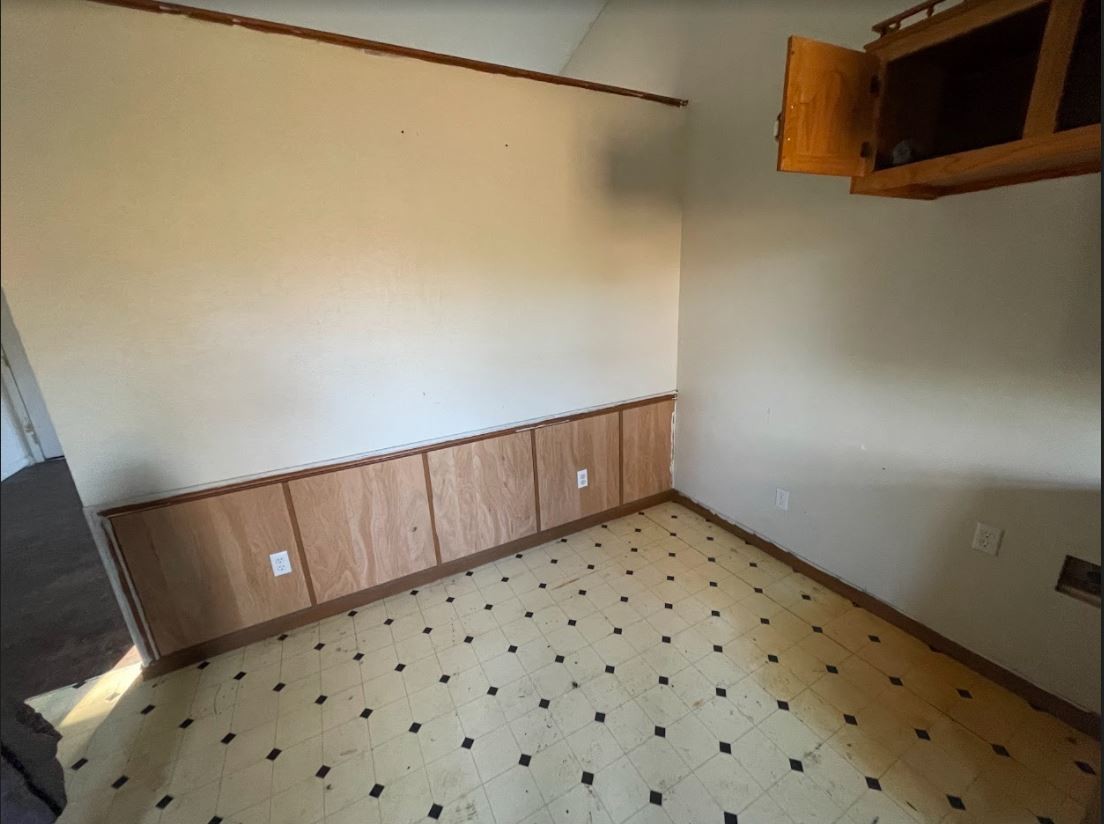 150 Scenic Drive Spring City, TN 37381 - Photo 5 of 13 a view of a hallway