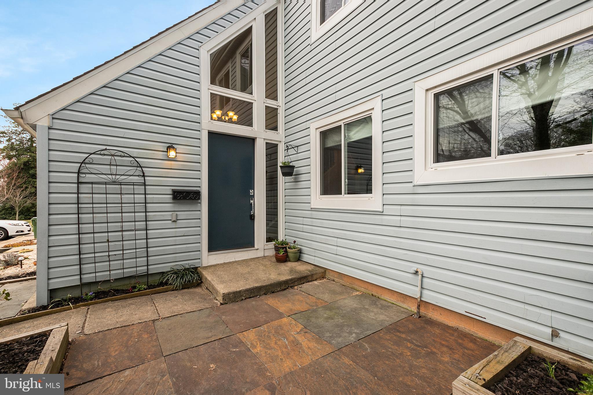 1524 Goldenrain Court Reston, VA 20190 - Photo 1 of 38 Gallery Image 1