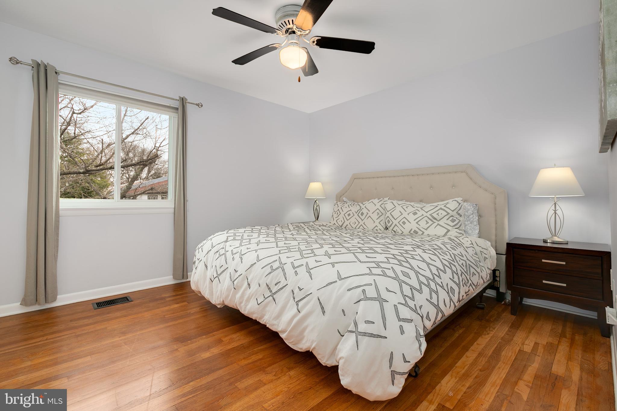 1524 Goldenrain Court Reston, VA 20190 - Photo 16 of 38 Gallery Image 16