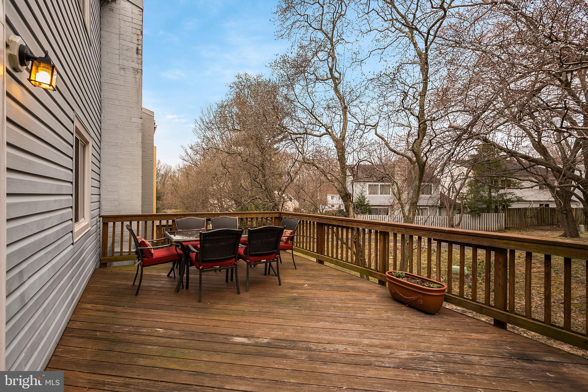 1524 Goldenrain Court Reston, VA 20190 - Photo 35 of 38 Gallery Image 35