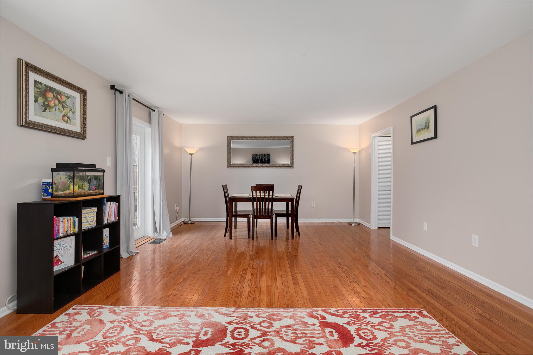 1524 Goldenrain Court Reston, VA 20190 - Photo 8 of 38 Gallery Image 8