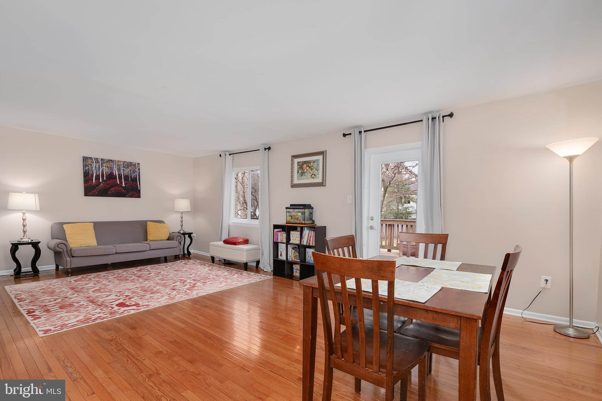 1524 Goldenrain Court Reston, VA 20190 - Photo 9 of 38 Gallery Image 9