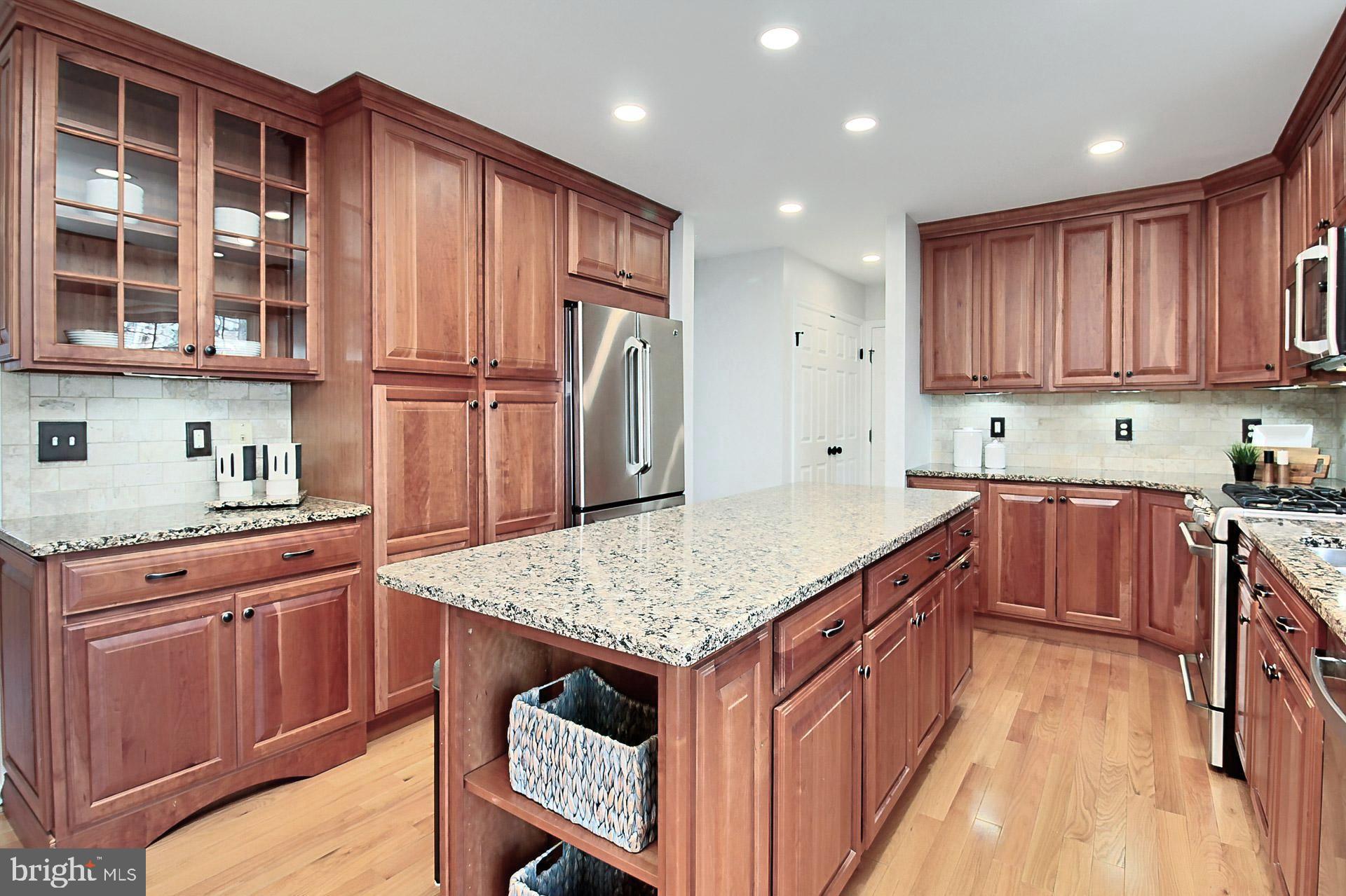 12584 Rock Ridge Road Herndon, VA 20170 - Photo 6 of 28 Undercab Lighting + Recessed Lighting
