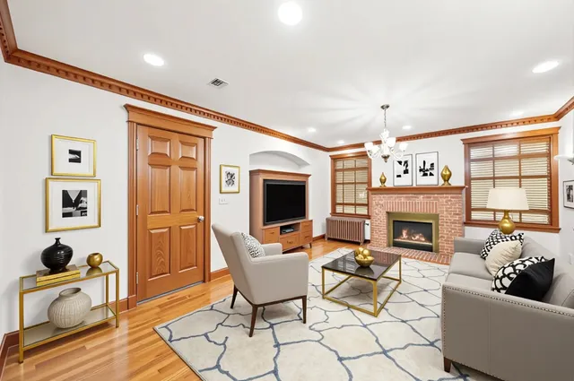 $999,900 | 300 Bradley Road, Lake Forest, IL 60045