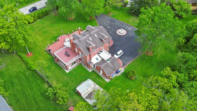 $999,900 | 300 Bradley Road, Lake Forest, IL 60045