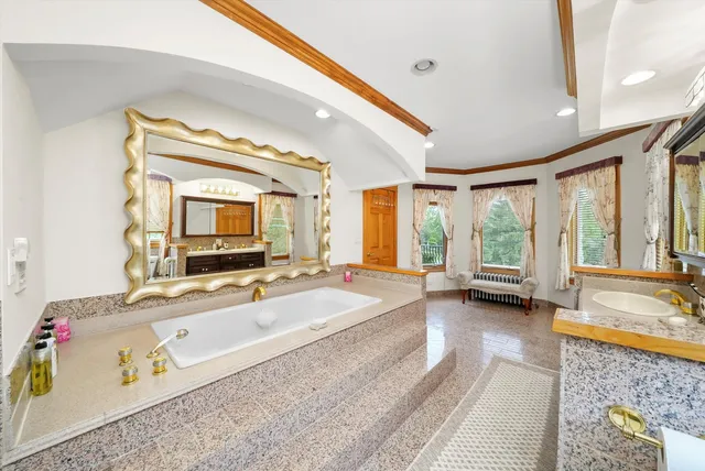 $999,900 | 300 Bradley Road, Lake Forest, IL 60045