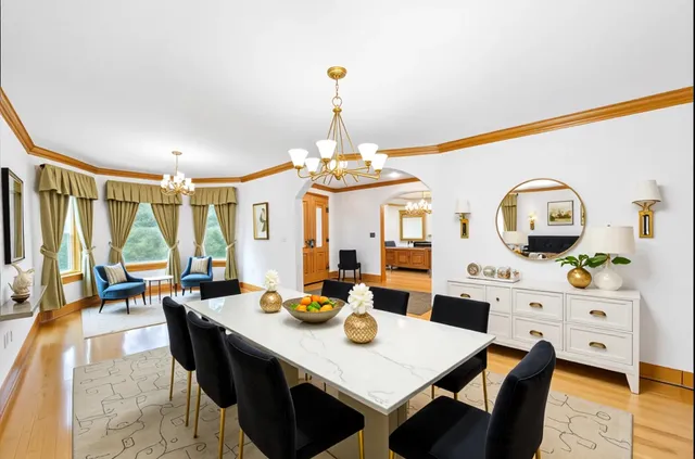 $999,900 | 300 Bradley Road, Lake Forest, IL 60045