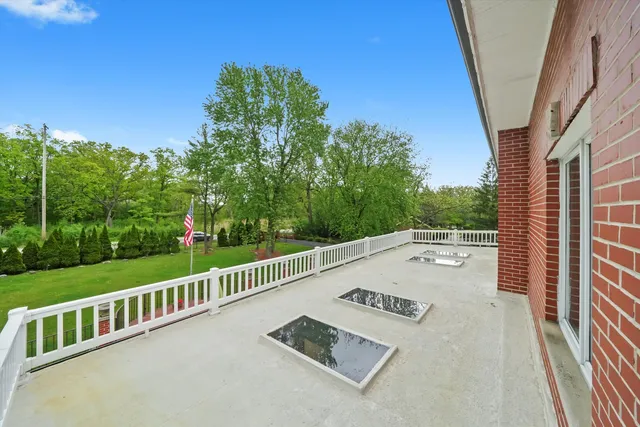 $999,900 | 300 Bradley Road, Lake Forest, IL 60045