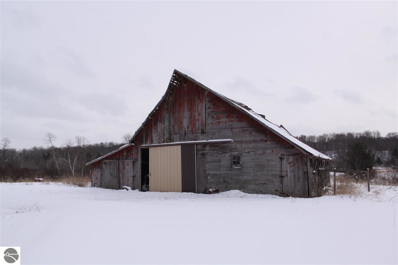 10320 East 12 Road Manton, MI 49663 - Photo 10 of 55 1791420-9.JPG