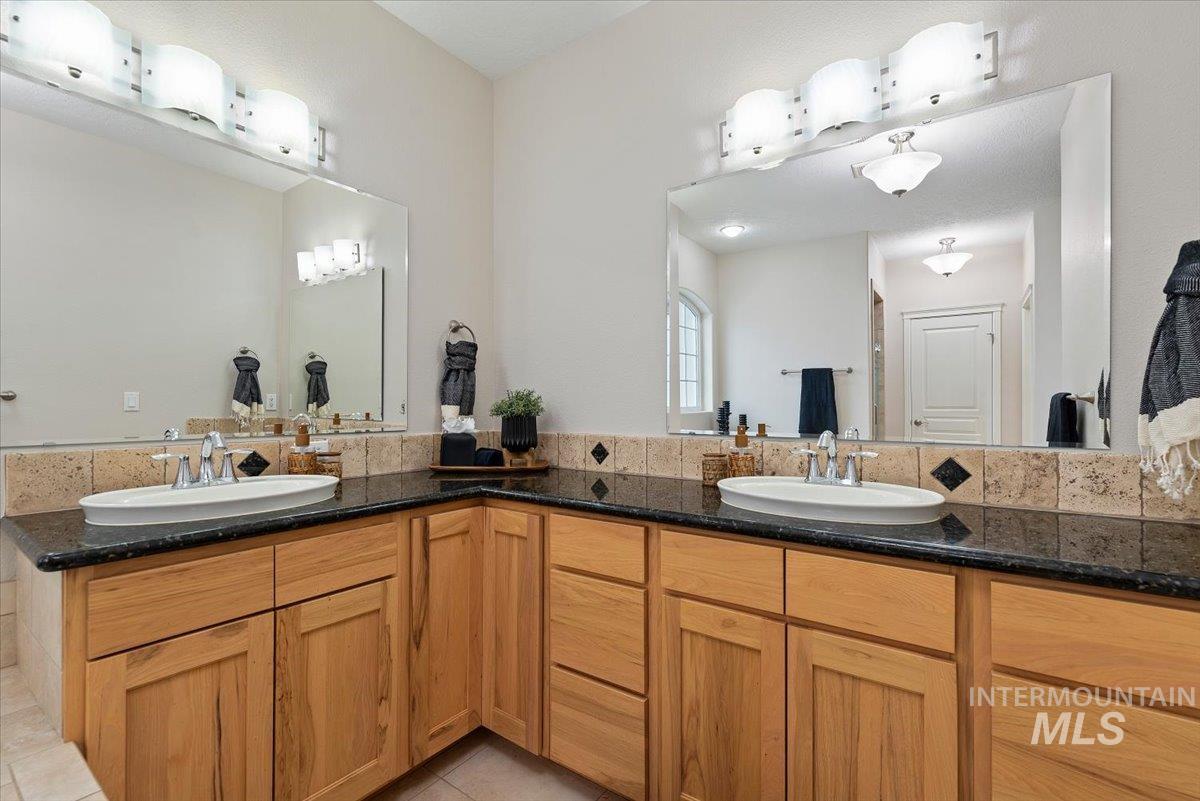 3758 South Merrivale Way Meridian, ID 83642 - Photo 17 of 50