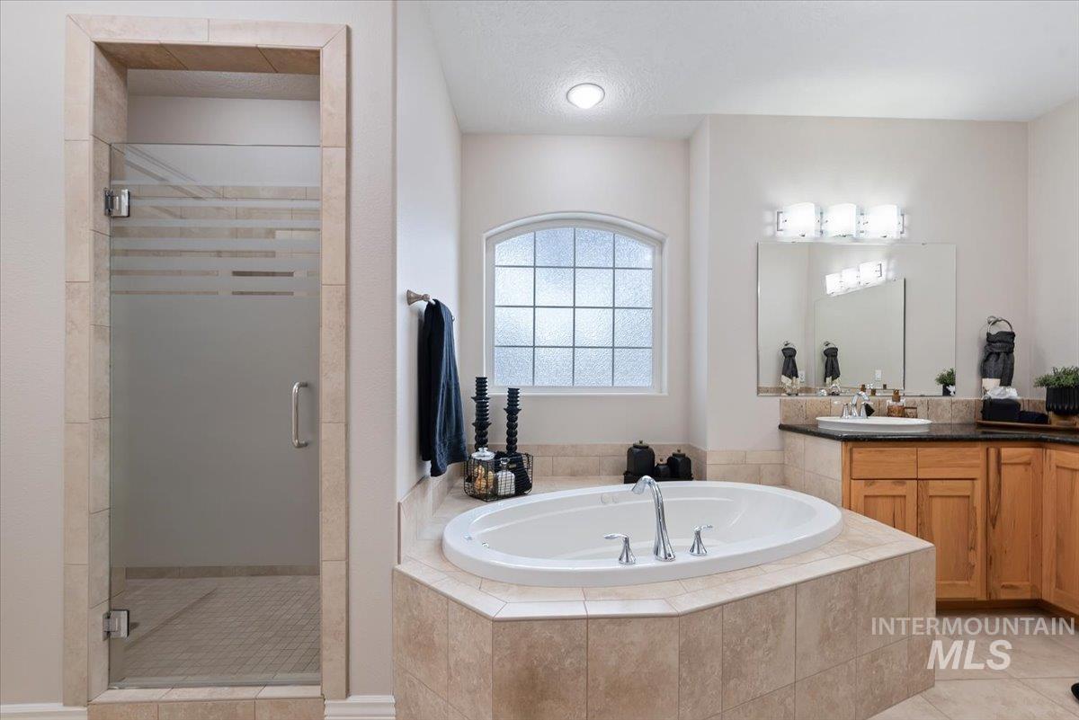 3758 South Merrivale Way Meridian, ID 83642 - Photo 18 of 50