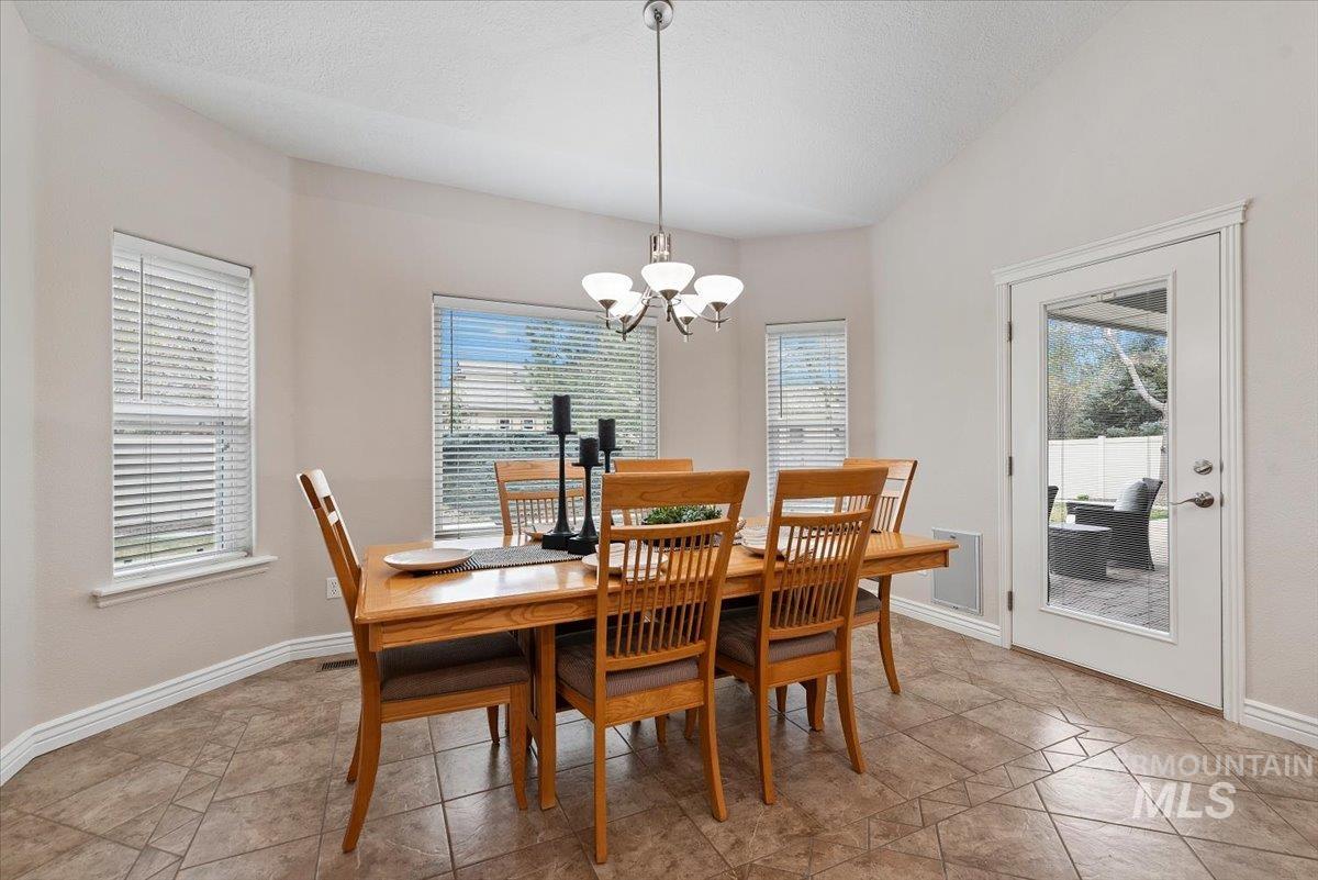 3758 South Merrivale Way Meridian, ID 83642 - Photo 10 of 50