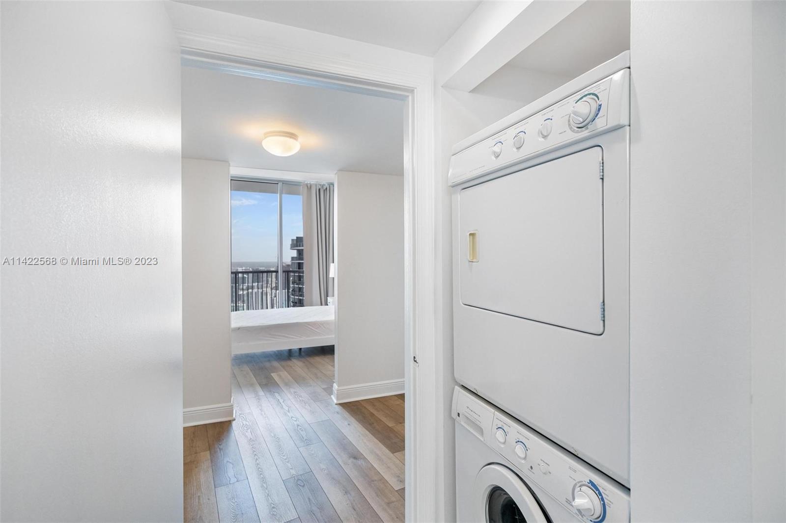 Edgewater Miami, FL 33132 - Photo 19 of 23 a view of a hallway with entryway