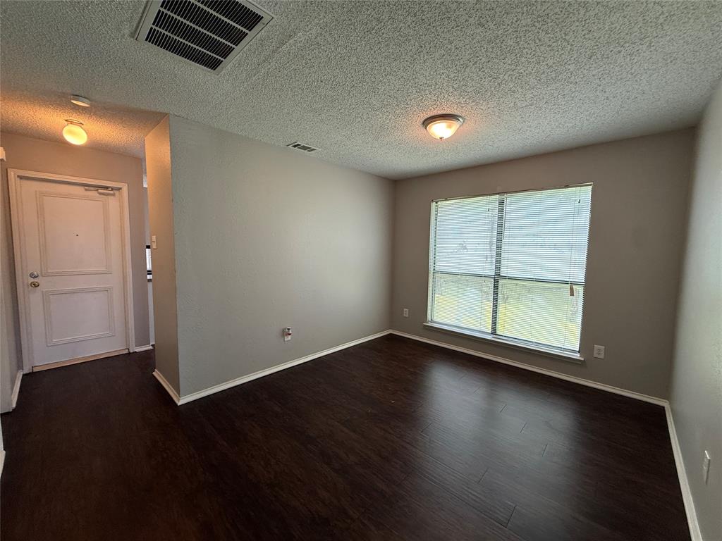 1330 Planters Road Mesquite, TX 75149 - Photo 7 of 28