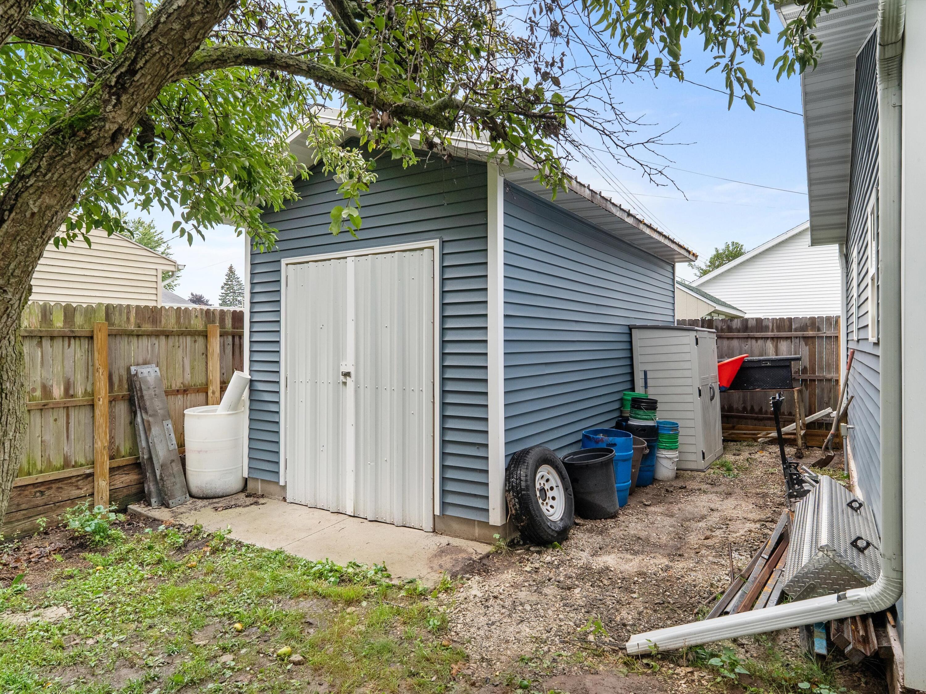 2319 38th Street Two Rivers, WI 54241 - Photo 6 of 30 07-DSC09703