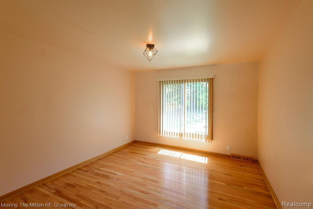 49335 Wear Road Belleville, MI 48111 - Photo 8 of 64