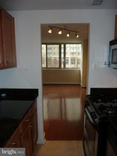 1220 Blair Mill Road, Unit 116 Silver Spring, MD 20910 - Photo 29 of 30 Kitchen/Dining Room