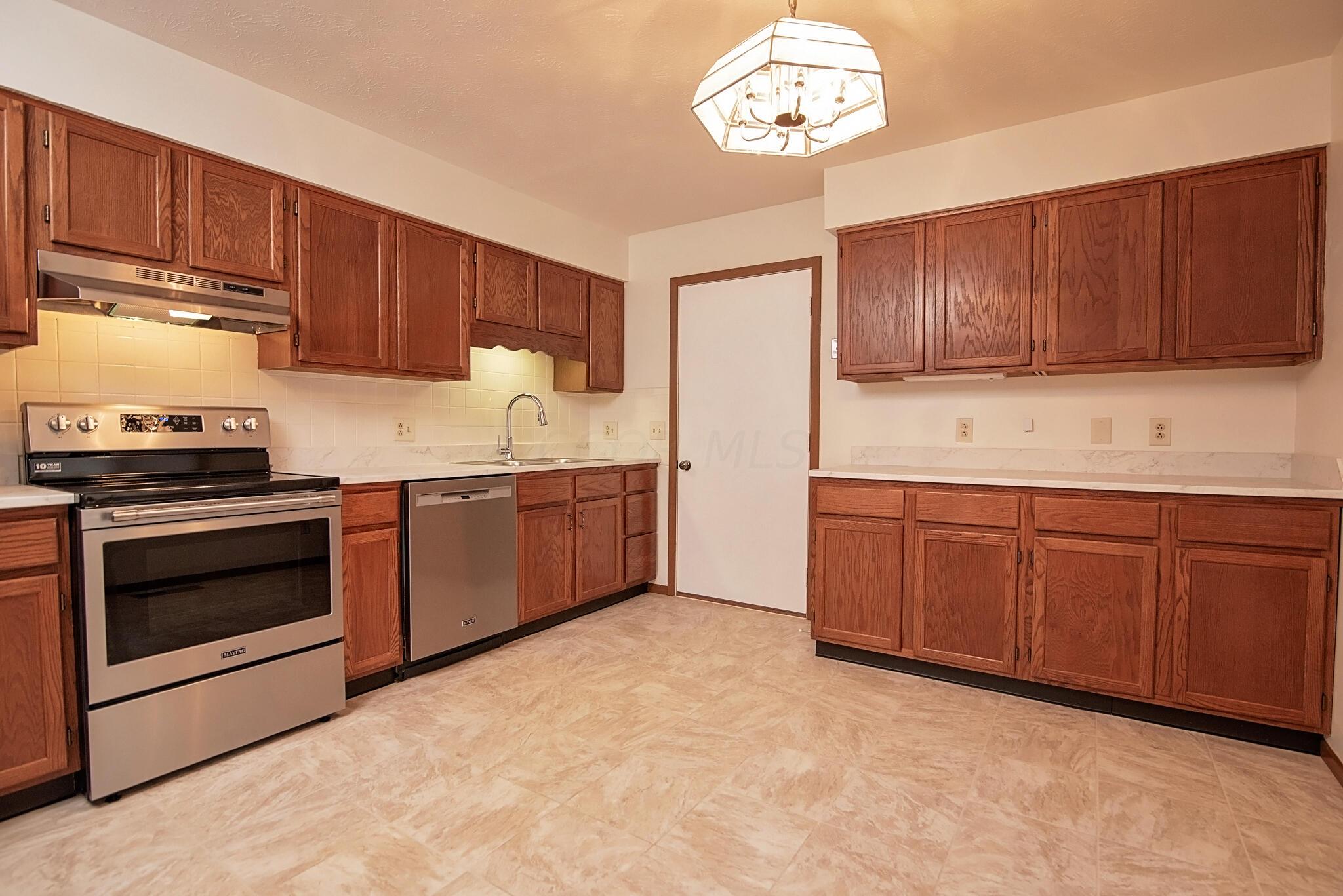 1139 Derby Road Springfield, OH 45503 - Photo 9 of 37 20240730-1139 Derby-012