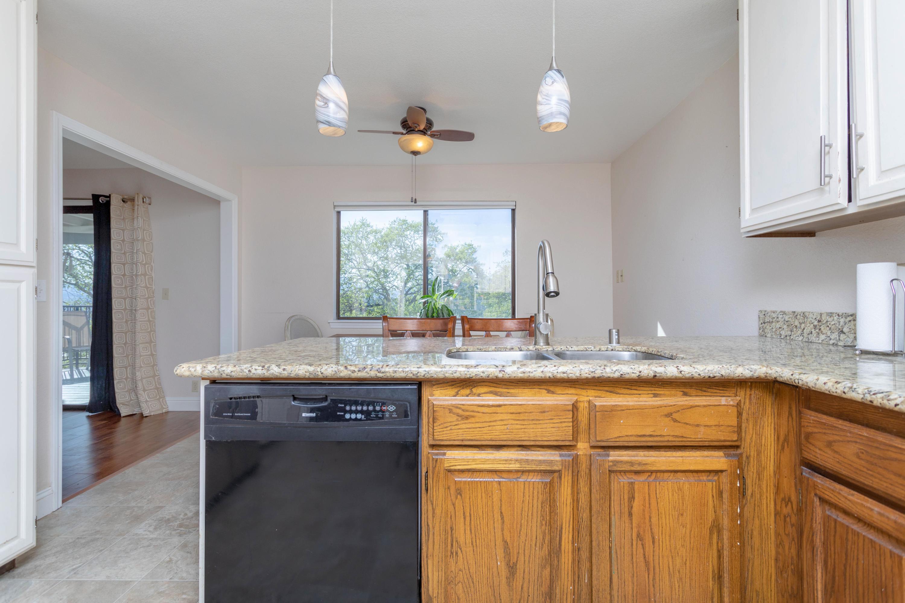 212 Ridgetop Drive Redding, CA 96003 - Photo 12 of 31 254A1777