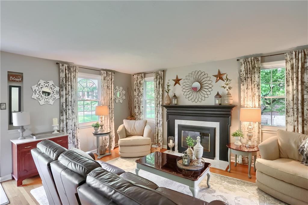 119 Lee Road Pittsburgh, PA 15237 - Photo 3 of 25 Gallery Image 3