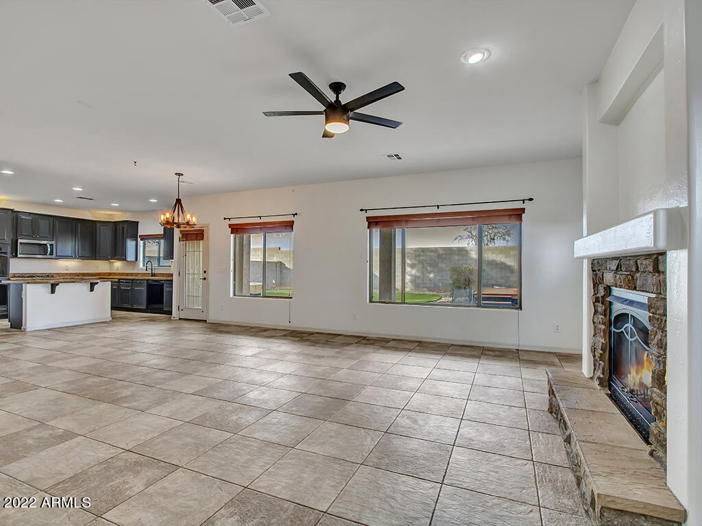 16500 West Rowel Road Surprise, AZ 85387 - Photo 7 of 40 Family room