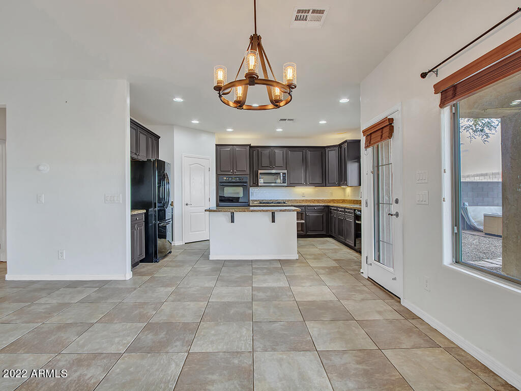16500 West Rowel Road Surprise, AZ 85387 - Photo 8 of 40 Dining area