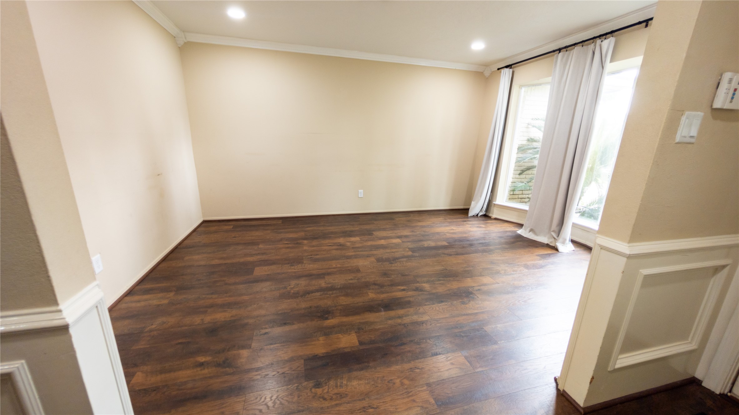 1915 Westlake Road Houston, TX 77062 - Photo 3 of 24 Formal dining room