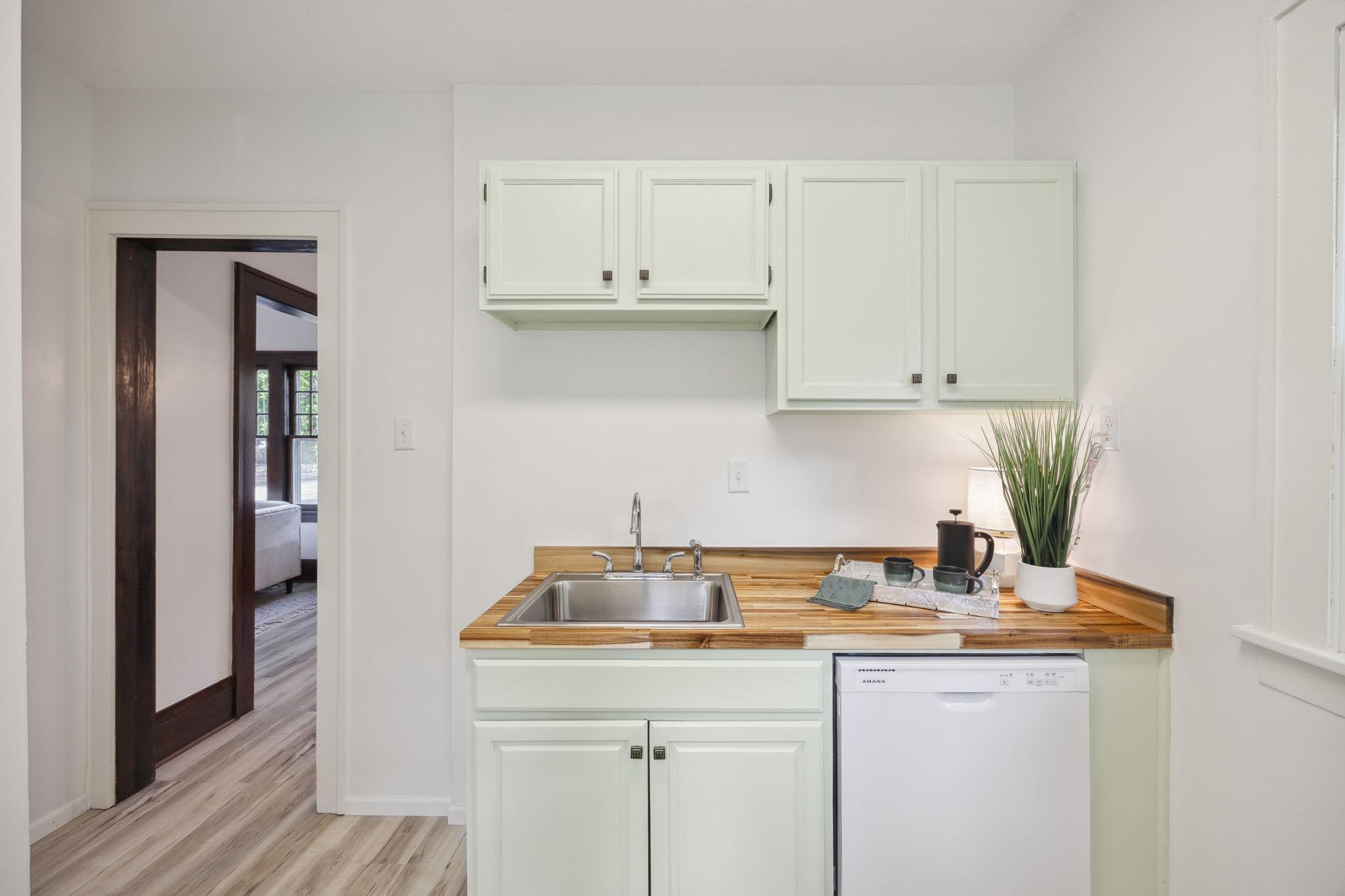 613 West 38th Street Minneapolis, MN 55409 - Photo 11 of 26