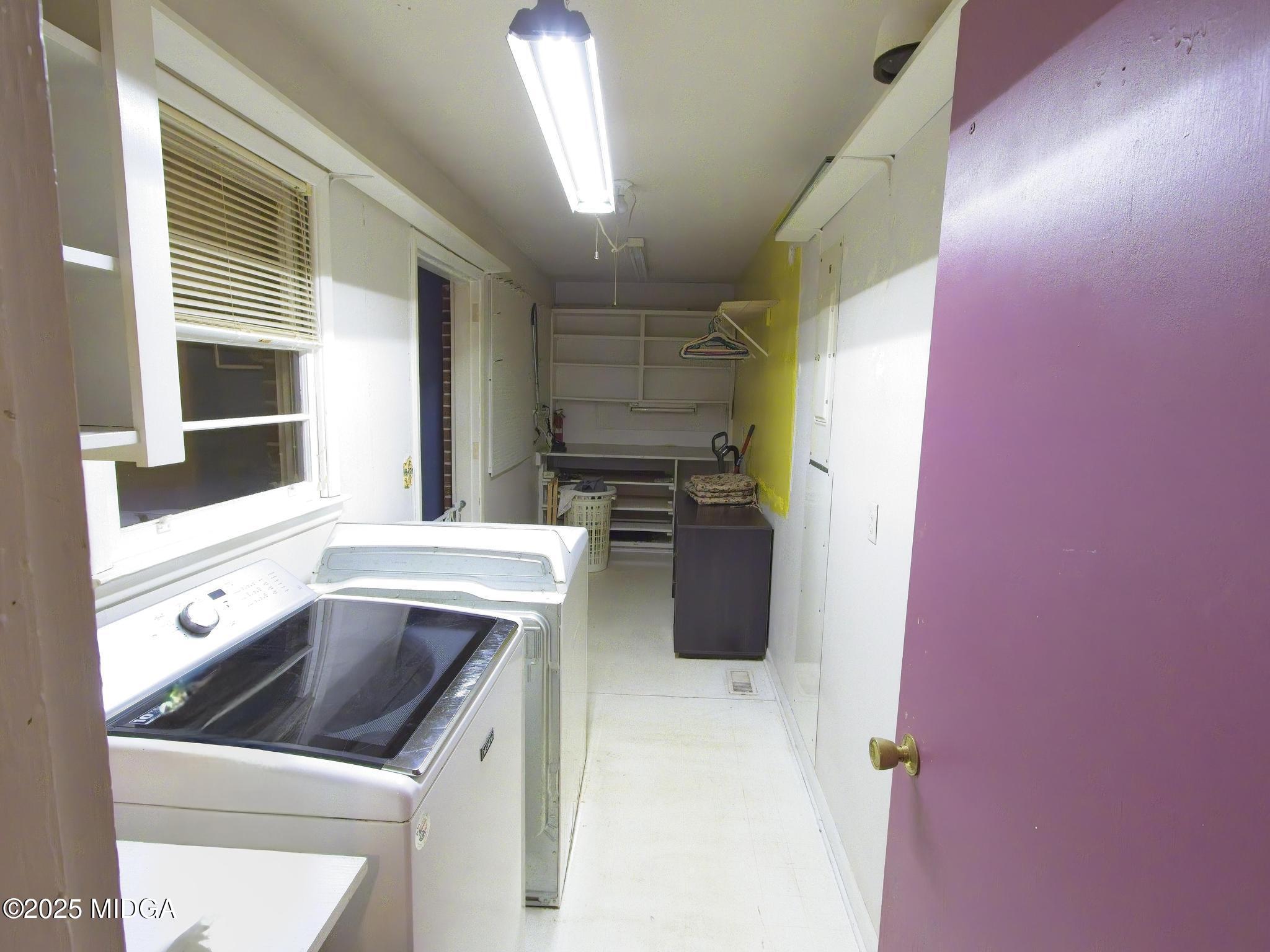 419 Kimberly Road Warner Robins, GA 31088 - Photo 16 of 35 laundry room