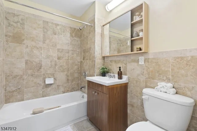 $2,221 | 520 Belleville Avenue, Unit W406, Belleville, NJ 07109