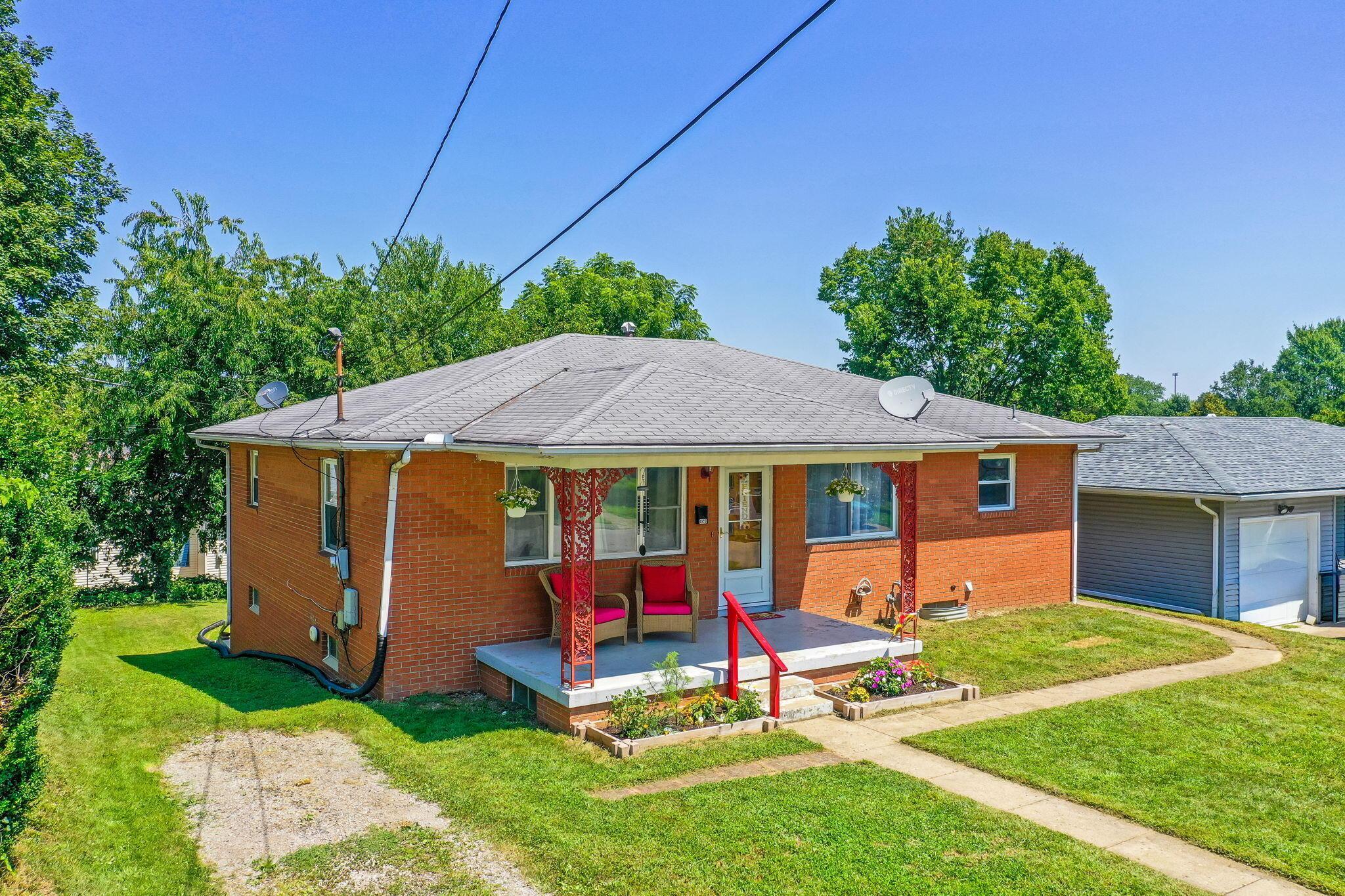 445 Spring Street Lancaster, OH 43130 - Photo 4 of 62 4-web-or-mls-DJI_0356