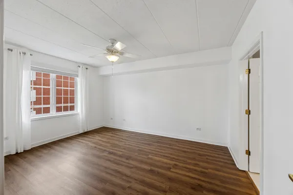 $299,000 | 7920 Trinity Circle, Unit 2SW, Tinley Park, IL 60487