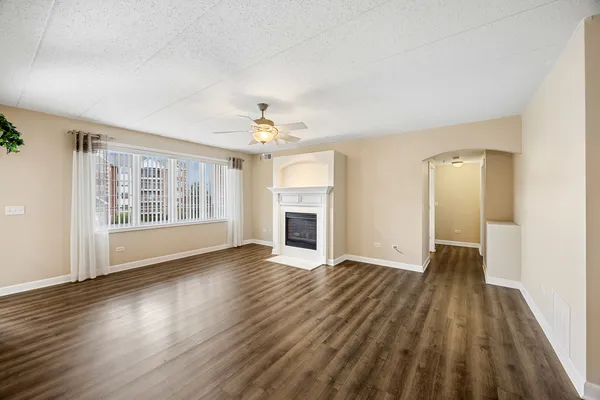 $299,000 | 7920 Trinity Circle, Unit 2SW, Tinley Park, IL 60487