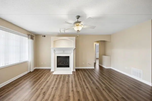 $299,000 | 7920 Trinity Circle, Unit 2SW, Tinley Park, IL 60487