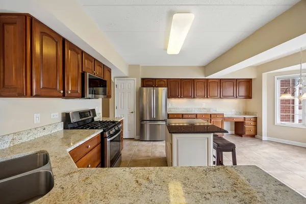 $299,000 | 7920 Trinity Circle, Unit 2SW, Tinley Park, IL 60487