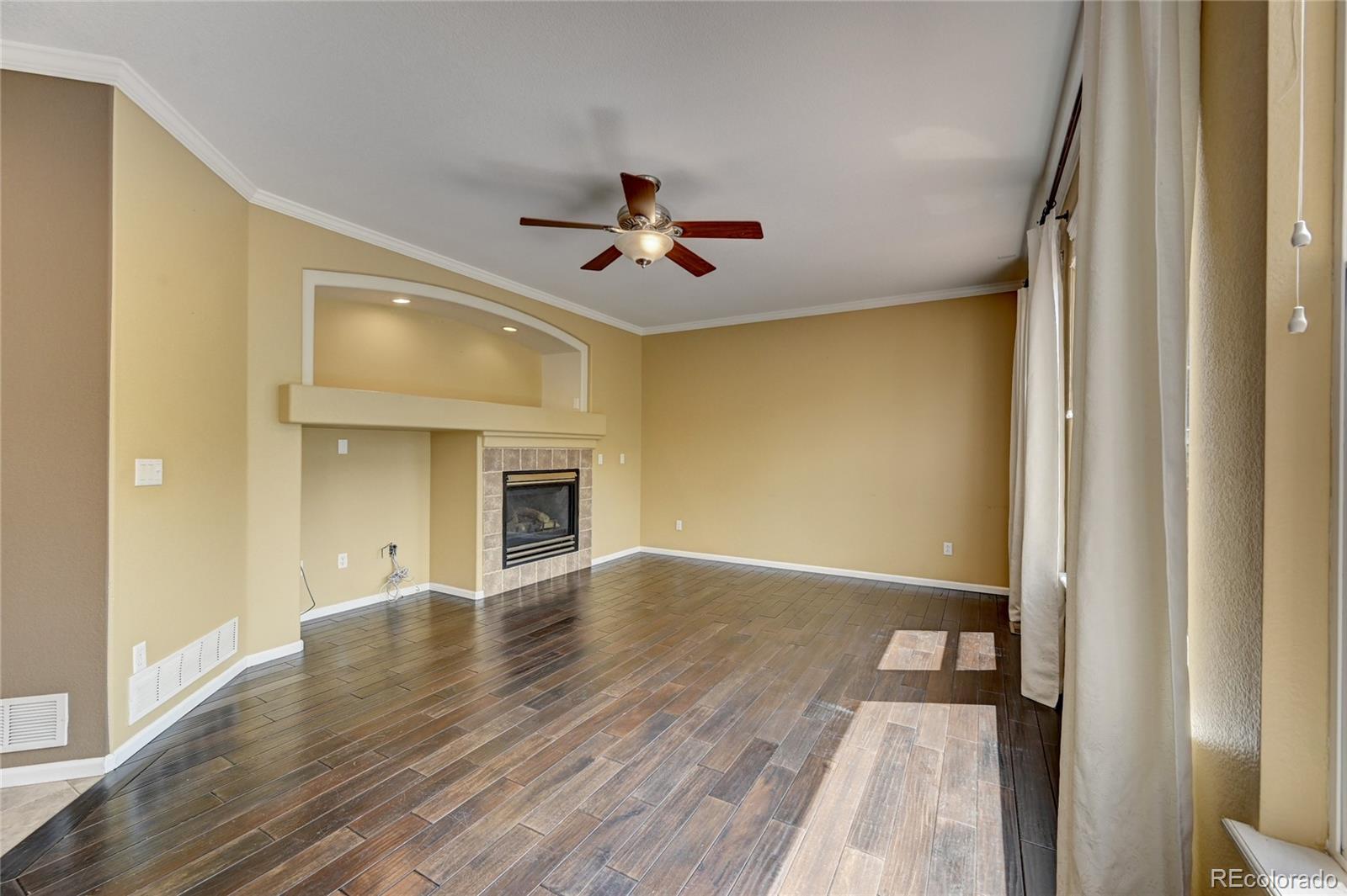 10548 Wagon Highlands Ranch Highlands Ranch, CO 80130 - Photo 5 of 40 Gallery Image 5