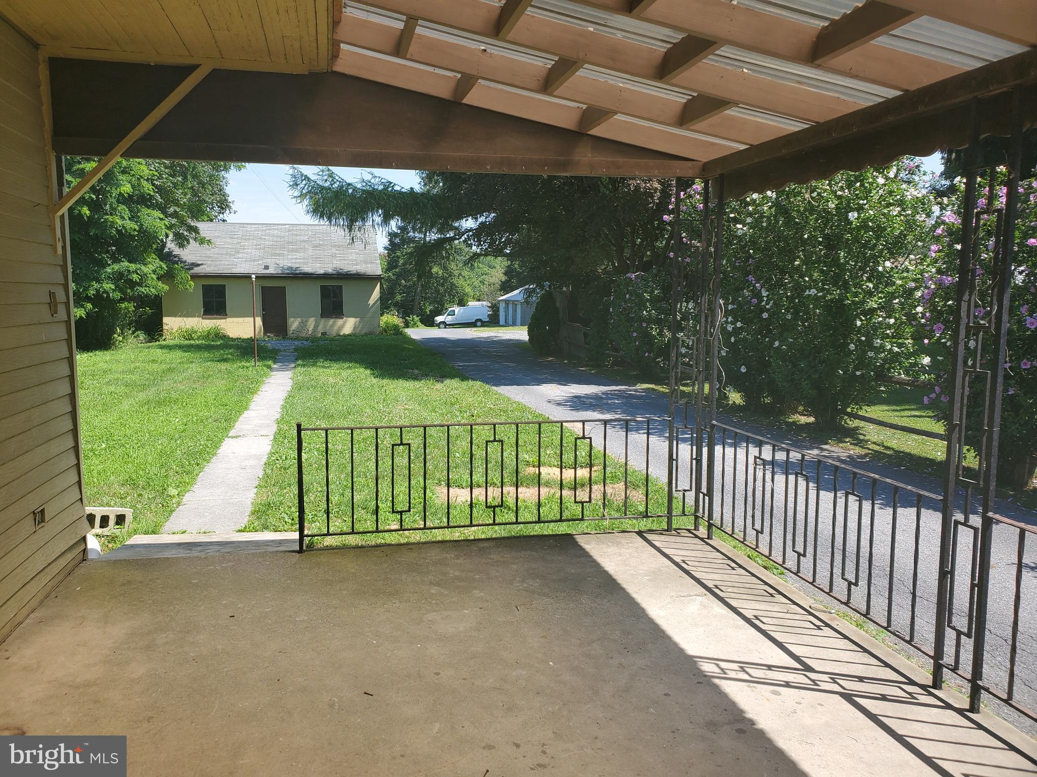 37 Maple Street Lebanon, PA 17046 - Photo 2 of 16 Gallery Image 2