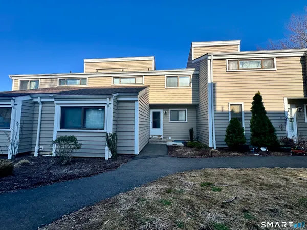 $314,900 | 62 Monticello Drive, Unit 62, Branford, CT 06405