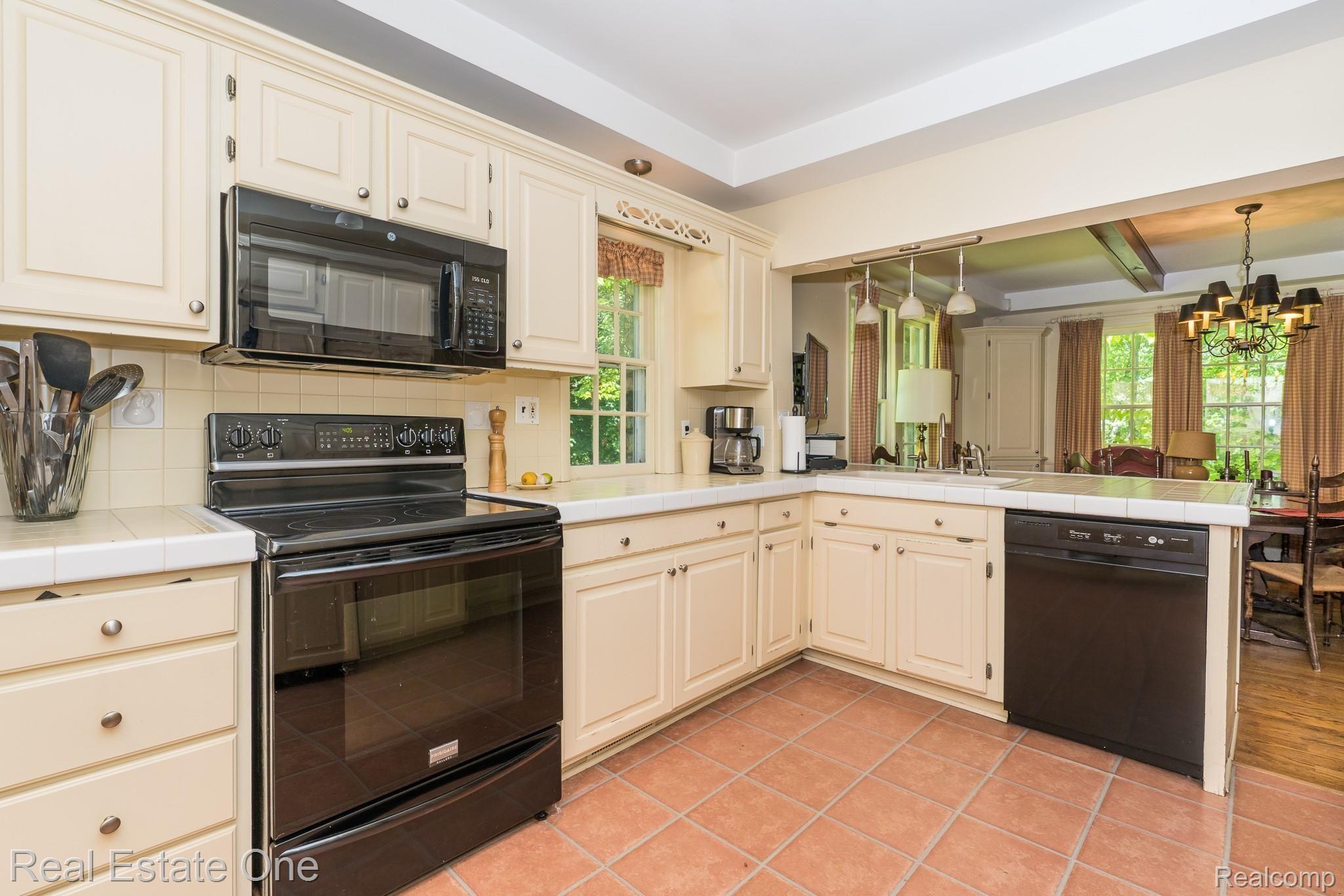 5151 Orion Road Rochester, MI 48306 - Photo 34 of 35 Orion MLS-W021.jpg