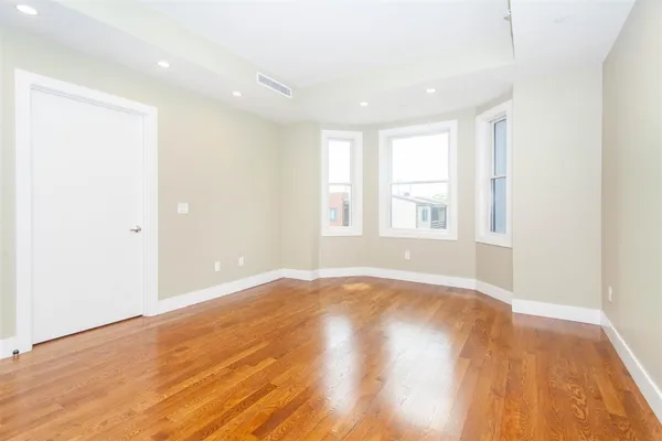 $3,450 | 906 East 2nd Street, Unit 307, Boston, MA 02127