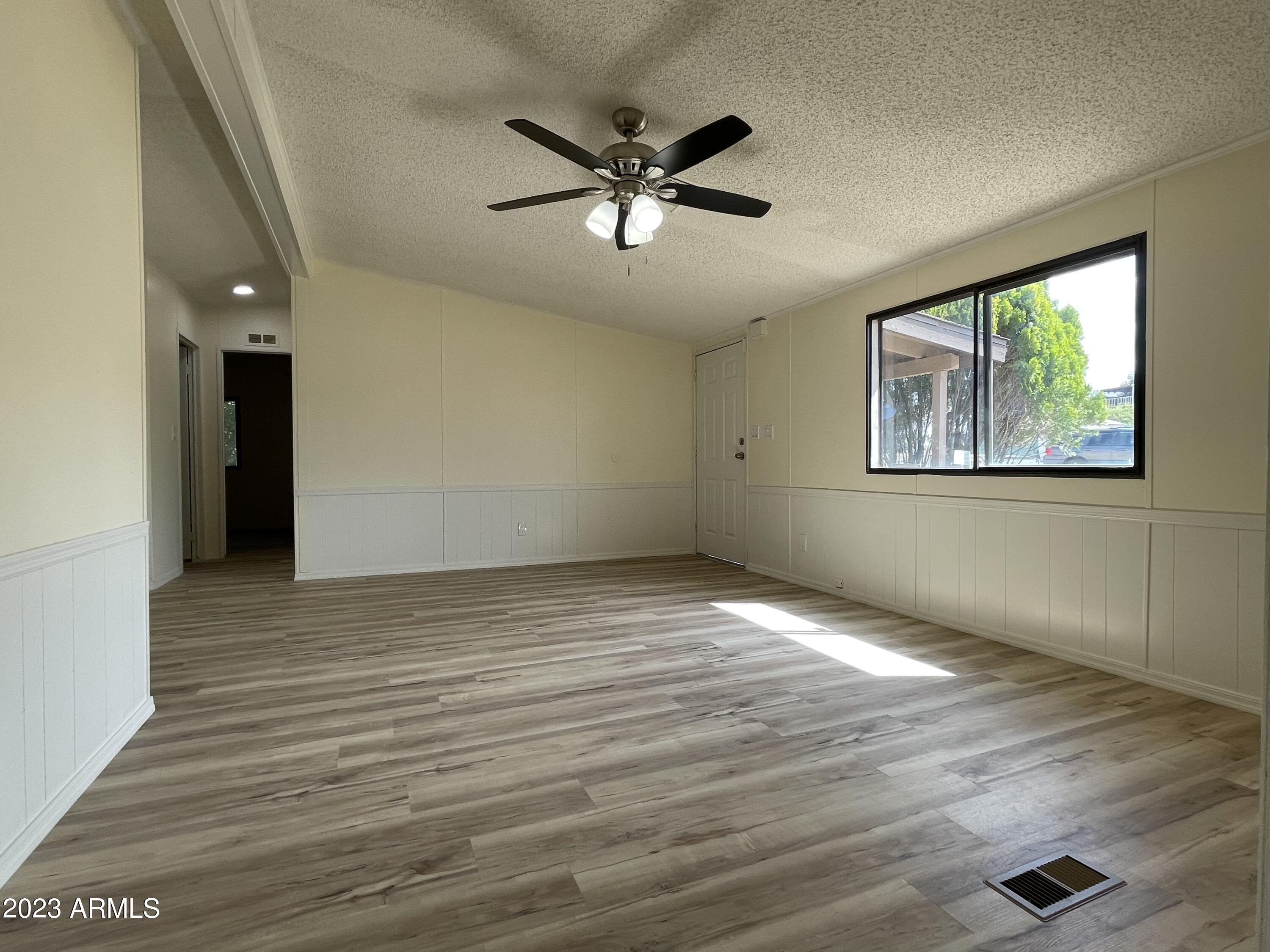 13849 South Spring Lane Mayer, AZ 86333 - Photo 3 of 20 LIVING ROOM